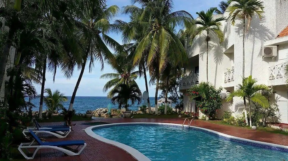 Idyllic Beachfront Condo Ocho Rios Apartmán