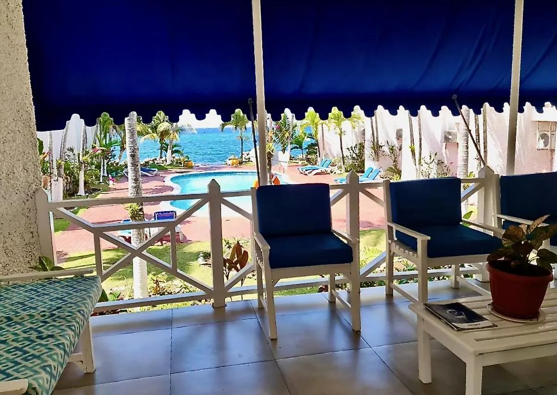 Idyllic Beachfront Condo Ocho Rios Apartment