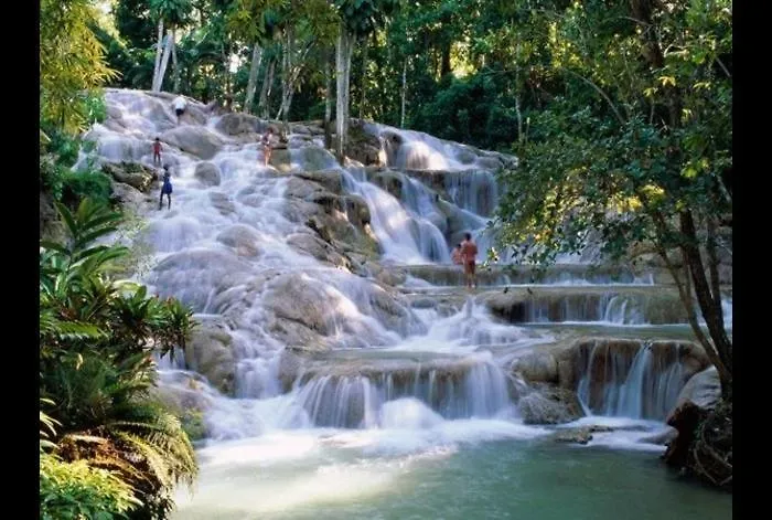 Idyllic Beachfront Condo Ocho Rios 0*,