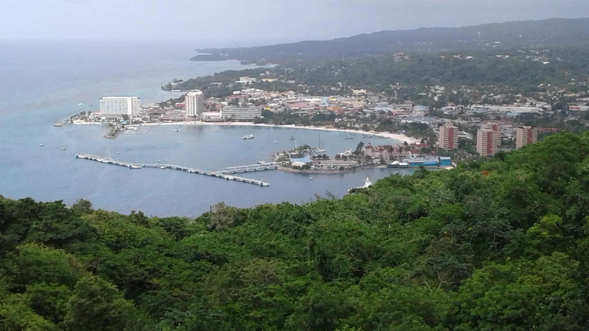Idyllic Beachfront Condo Ocho Rios