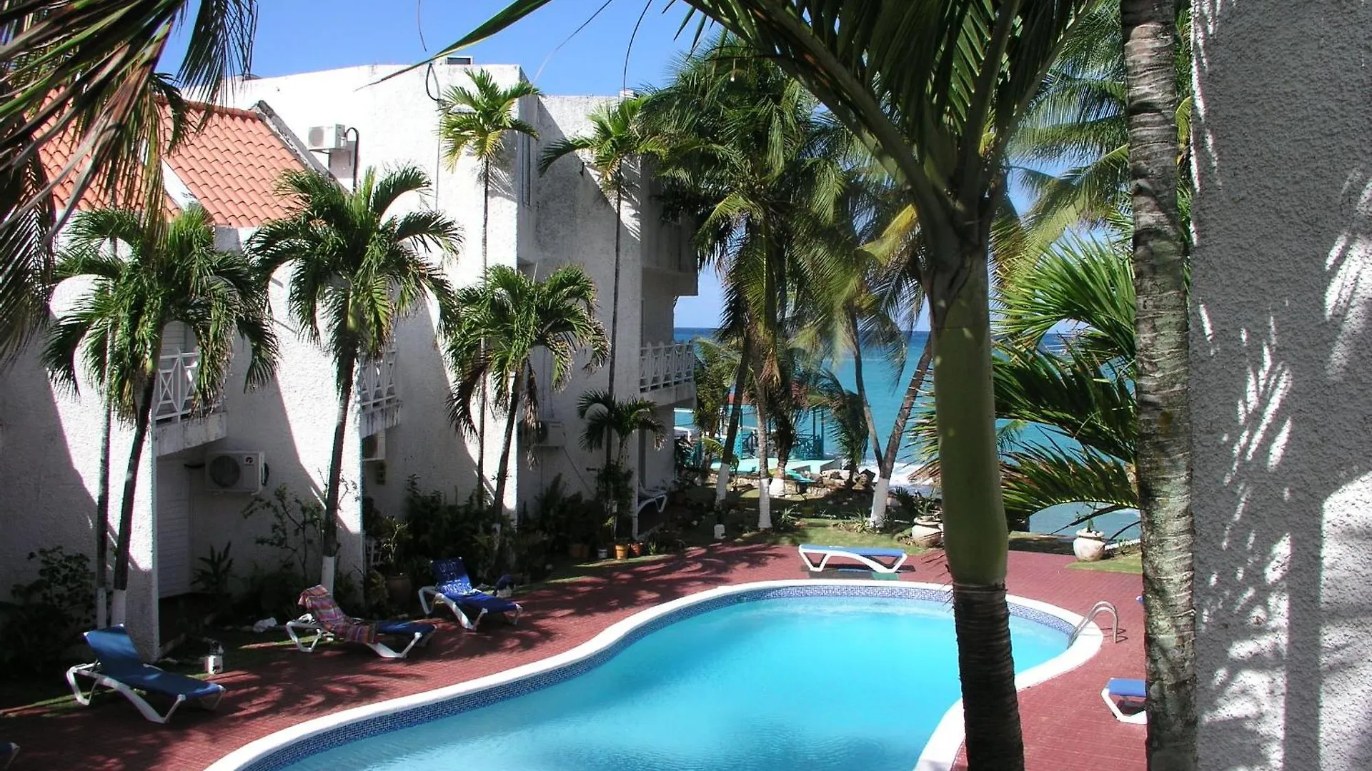 Idyllic Beachfront Condo オーチョ・リオス ジャマイカ