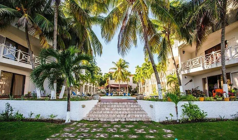 Idyllic Beachfront Condo オーチョ・リオス アパート