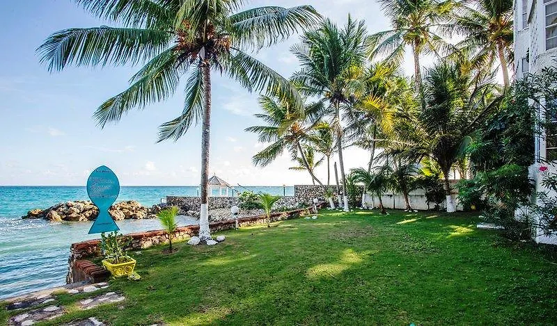 Idyllic Beachfront Condo オーチョ・リオス ジャマイカ