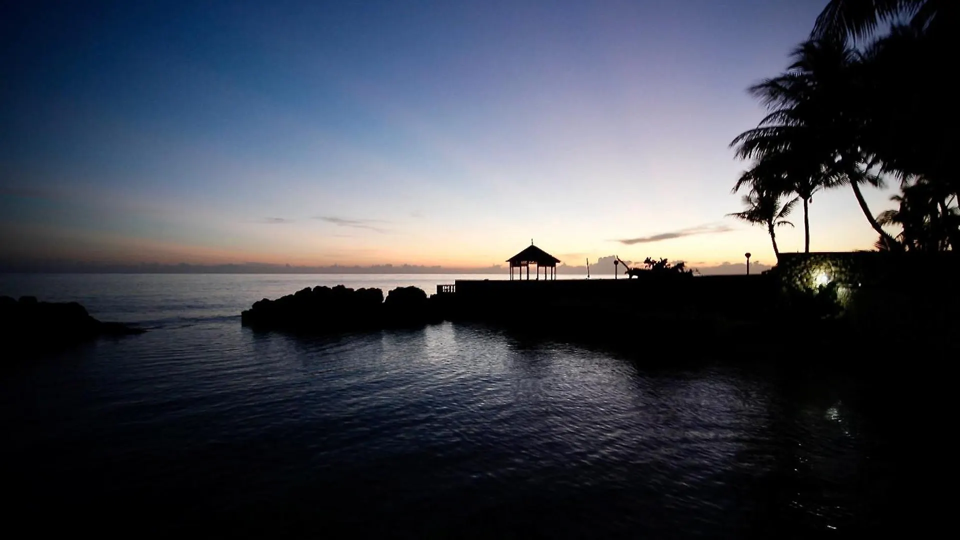 Idyllic Beachfront Condo Ocho Rios Daire